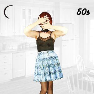 Vintage Pin Up Apron Atomic Floral Pleated MCM Deadstock NWT